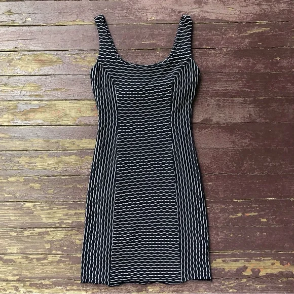 Milly New York Maria Sleeveless Dress Size S Navy White Wavy Stripes Stretch - Picture 1 of 16